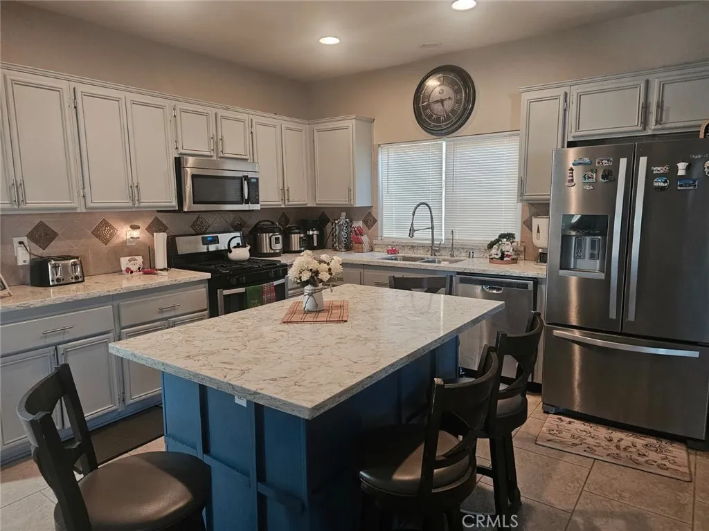 14630 Hondo, Victorville, California 92394 home-pic-7