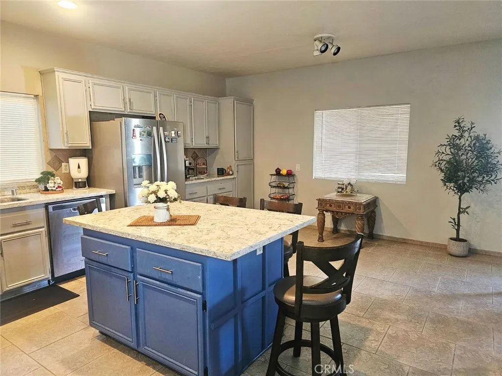 14630 Hondo, Victorville, California 92394 home-pic-8