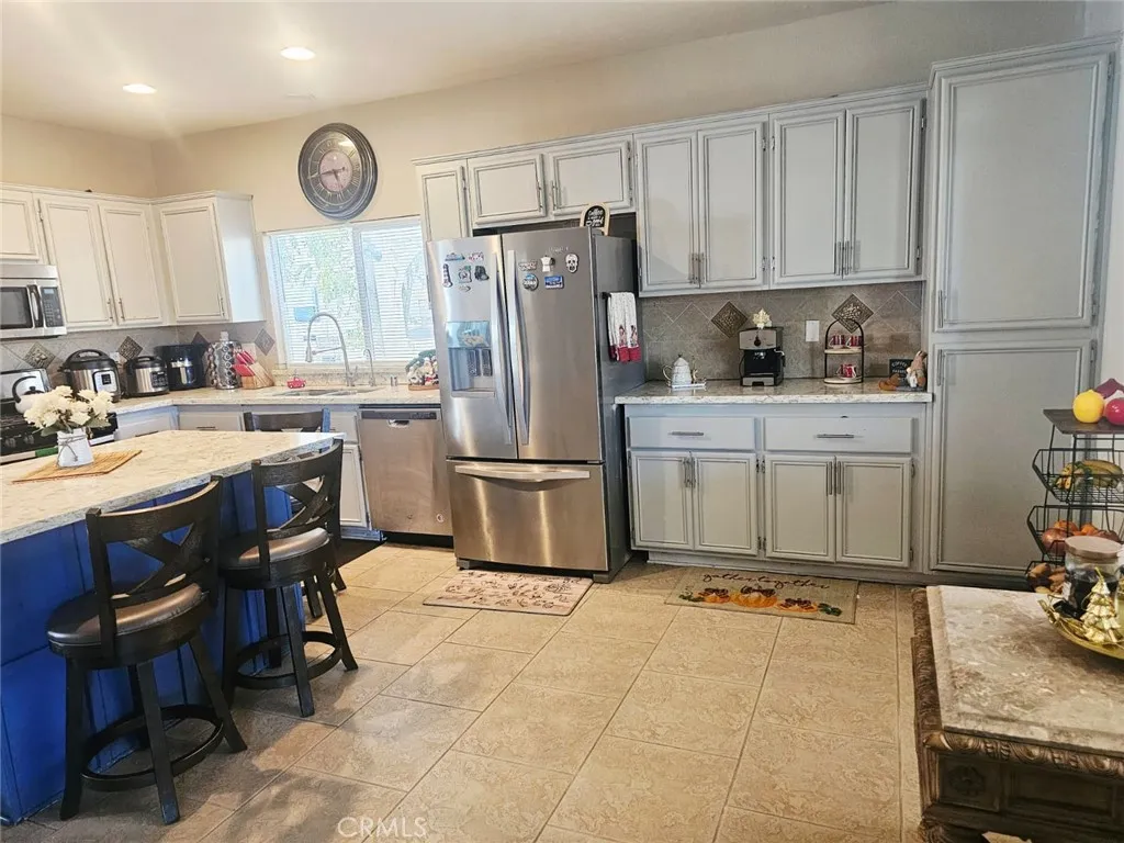 14630 Hondo, Victorville, California 92394 home-pic-10