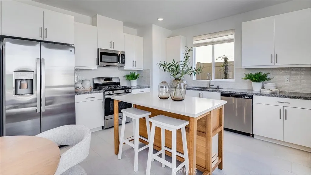 17848 Kinley Street, Hesperia, California 92345 home-pic-0