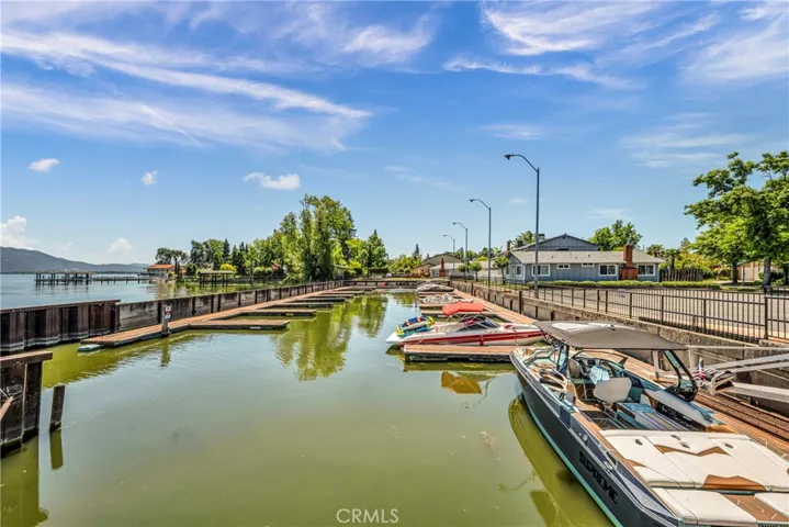 Del Lago Amenities