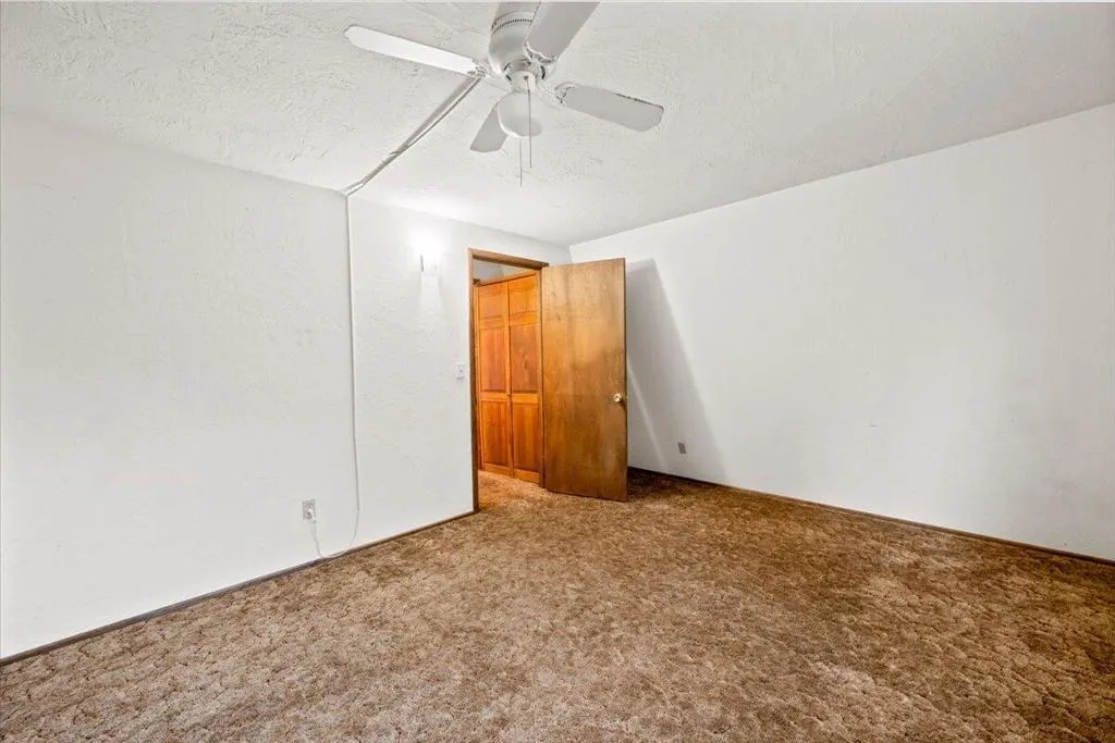 858 Norwood Lane, Big Bear, California 92314 home-pic-12