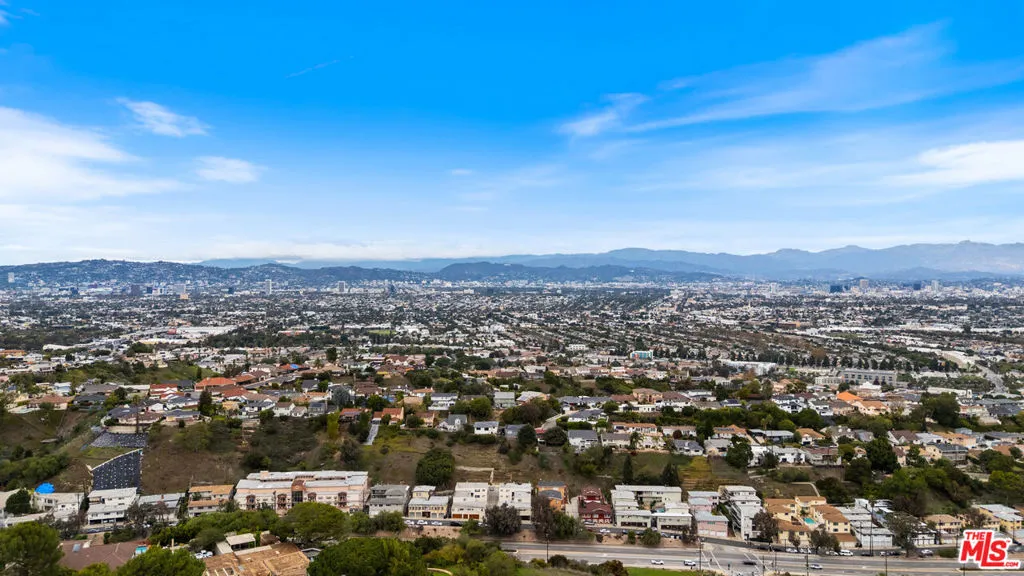 4180 Mount Vernon Drive, View Park, California 90008 home-pic-31