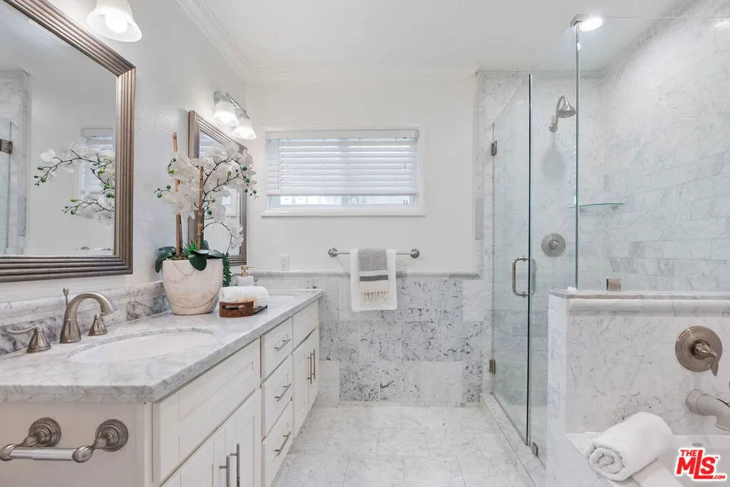 4180 Mount Vernon Drive, View Park, California 90008 home-pic-17