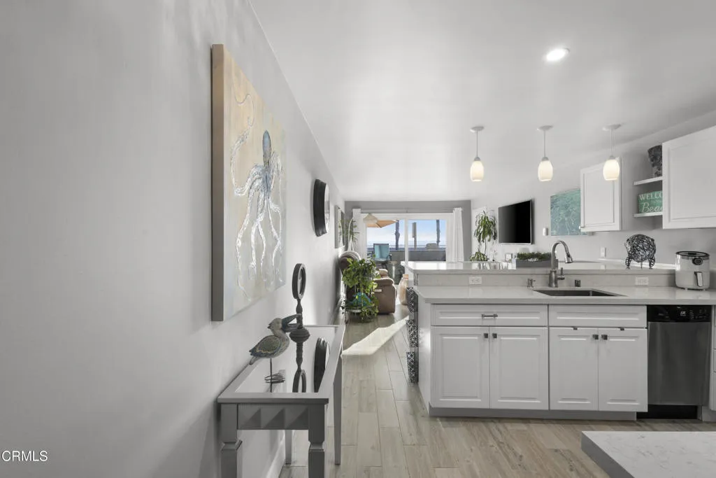 275 E Surfside Drive, Port Hueneme, California 93041 home-pic-20