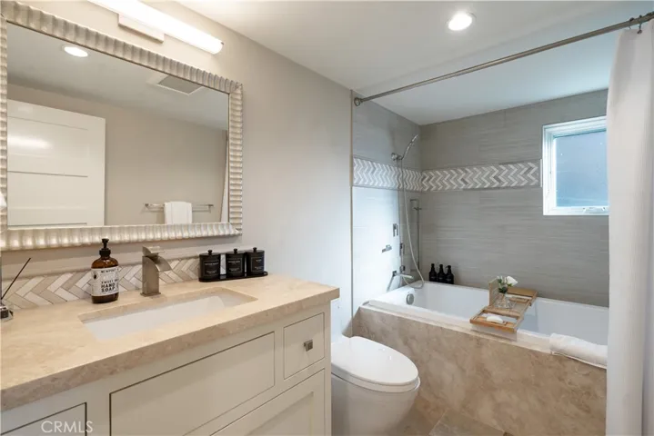 2nd Bathroom