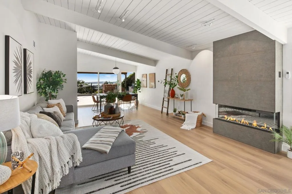 2561 Loring St, San Diego, California 92109 home-pic-10