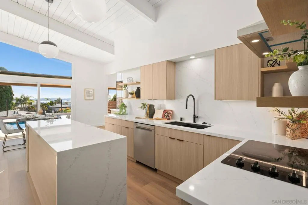 2561 Loring St, San Diego, California 92109 home-pic-4