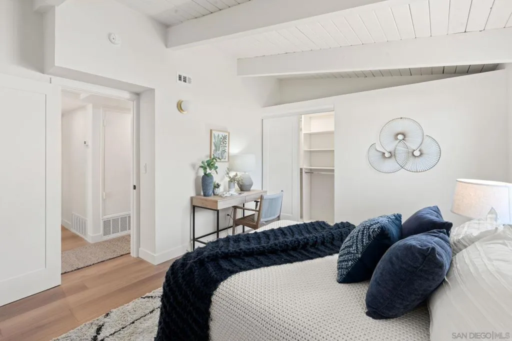 2561 Loring St, San Diego, California 92109 home-pic-33
