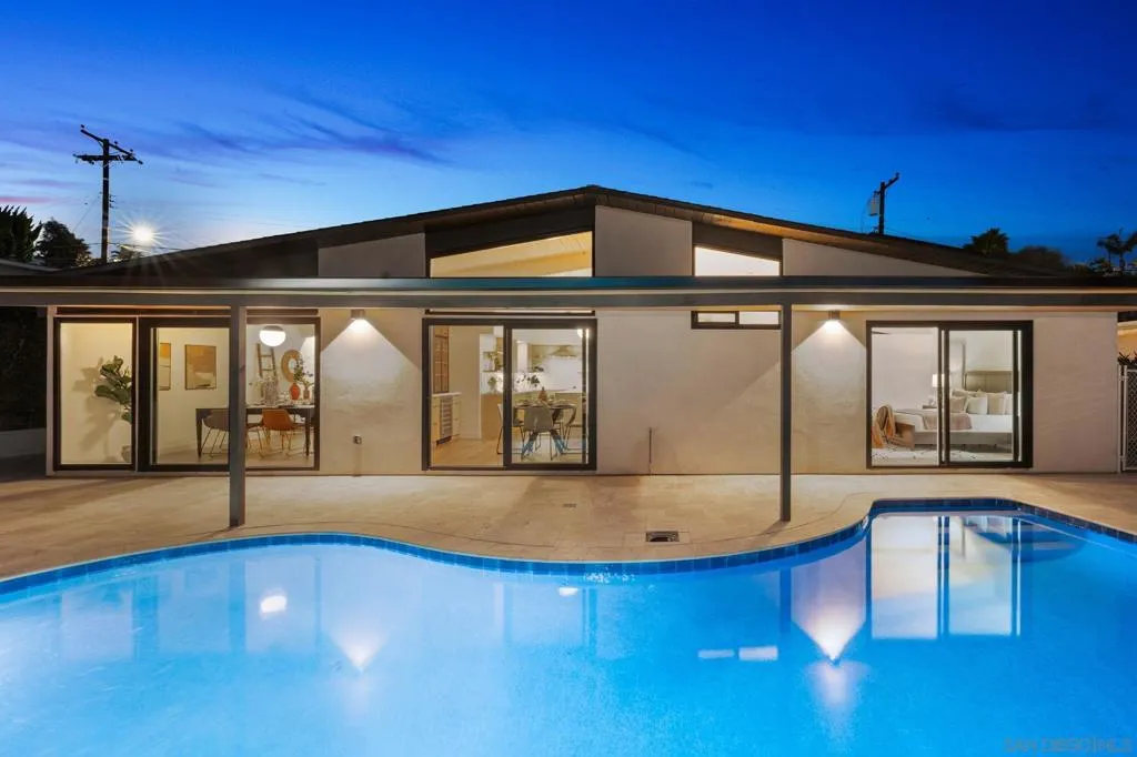 2561 Loring St, San Diego, California 92109 home-pic-1