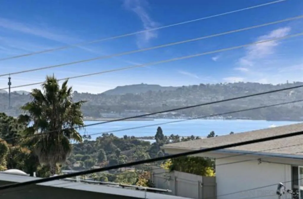 2561 Loring St, San Diego, California 92109 home-pic-2