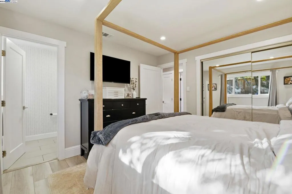 1341 Maryland Dr, Concord, California 94521 home-pic-15