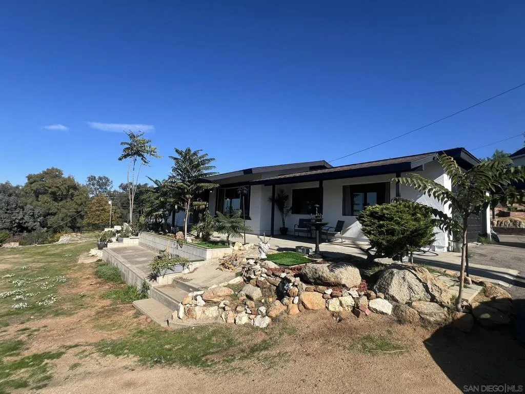 272 Lilac Dr, El Cajon, California 92021 home-pic-0