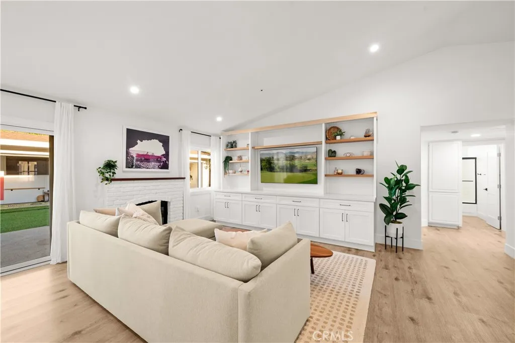 2914 Obrajero, San Clemente, California 92673 home-pic-3