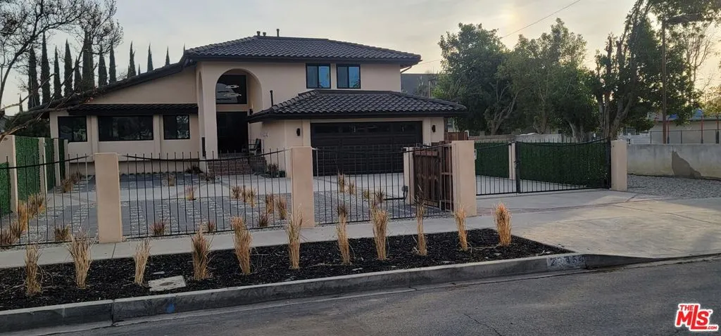 Main House - Left View