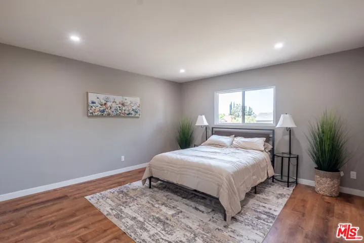 Main house - Bedroom 1 Upstair