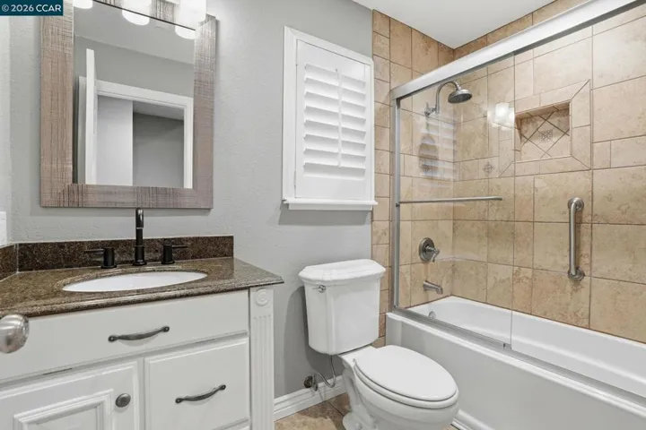 UPSTAIRS HALLWAY BATHROOM