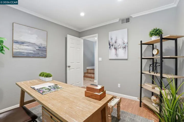 DOWNSTAIRS OFFICE/BEDROOM