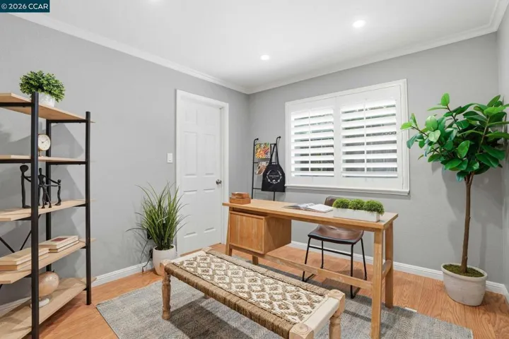 DOWNSTAIRS OFFICE/BEDROOM