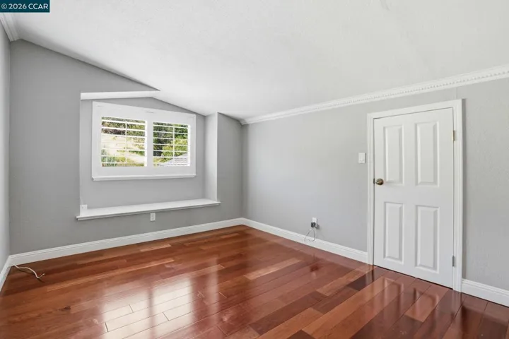 UPSTAIRS BEDROOM