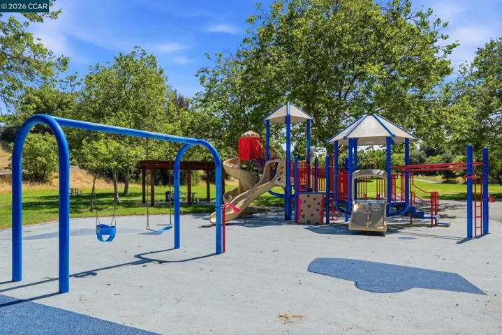 NEAR HILLCREST PARK