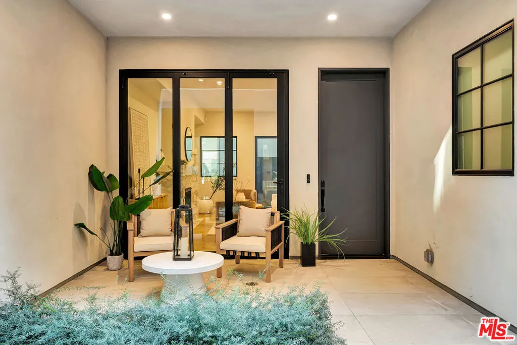 656 Huntley Drive 102, West Hollywood, California 90069 home-pic-4