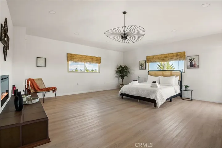 Bedroom 6/Family room - Third floor