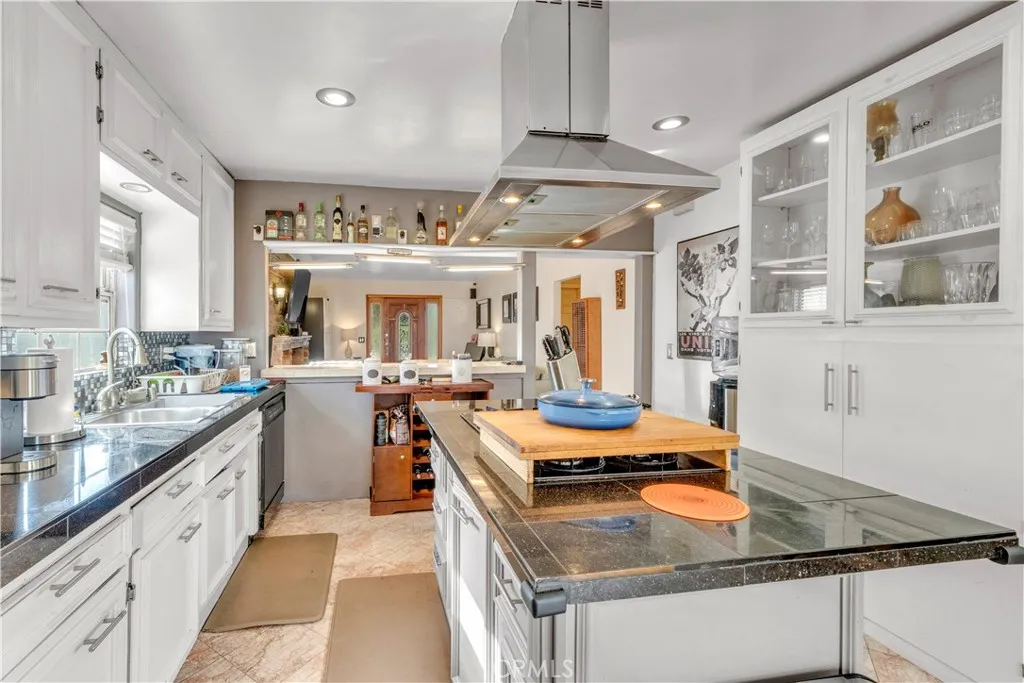 600 S Pacific Coast Highway, Redondo Beach, California 90277 home-pic-6
