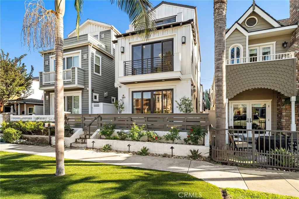 520 13th, Huntington Beach, California 92648 home-pic-1