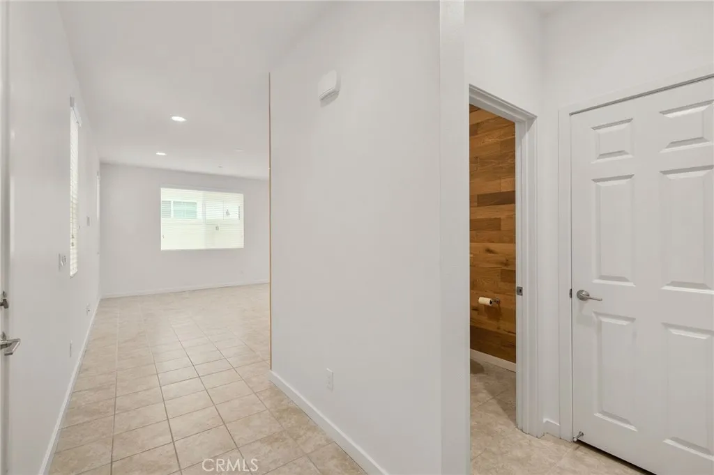 4254 Azure Court, Riverside, California 92505 home-pic-11