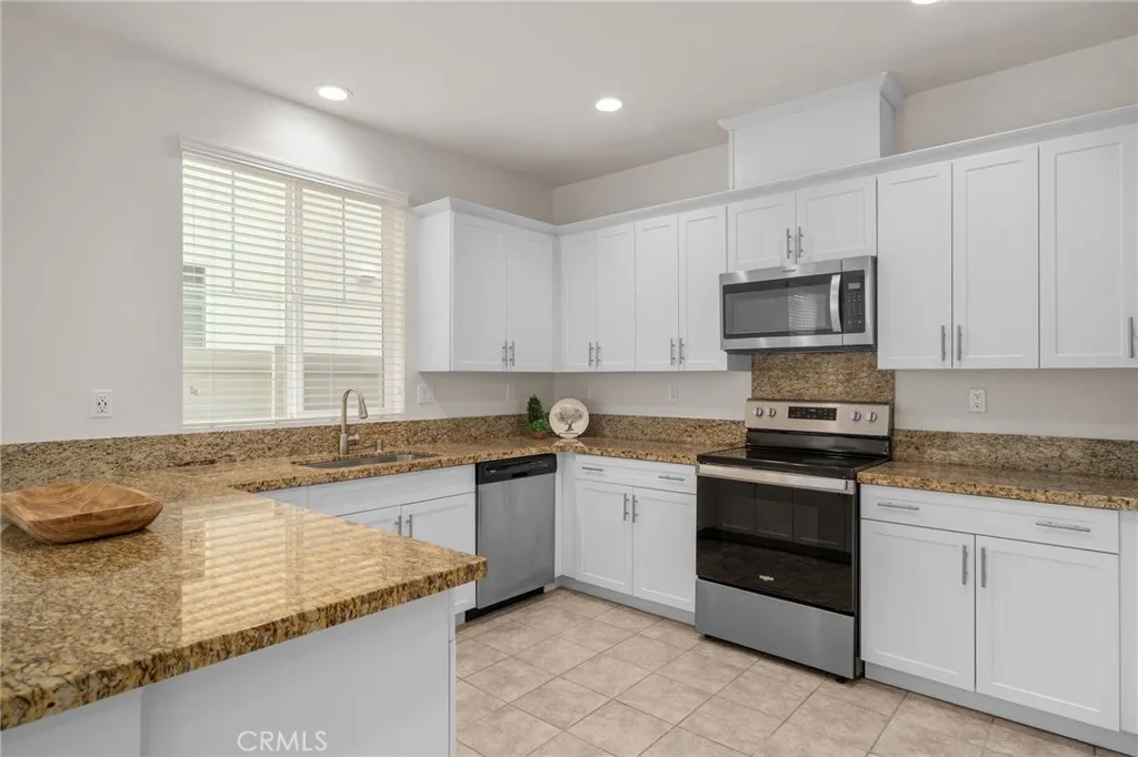 4254 Azure Court, Riverside, California 92505 home-pic-8