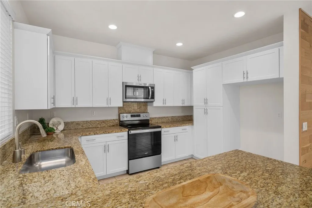4254 Azure Court, Riverside, California 92505 home-pic-7