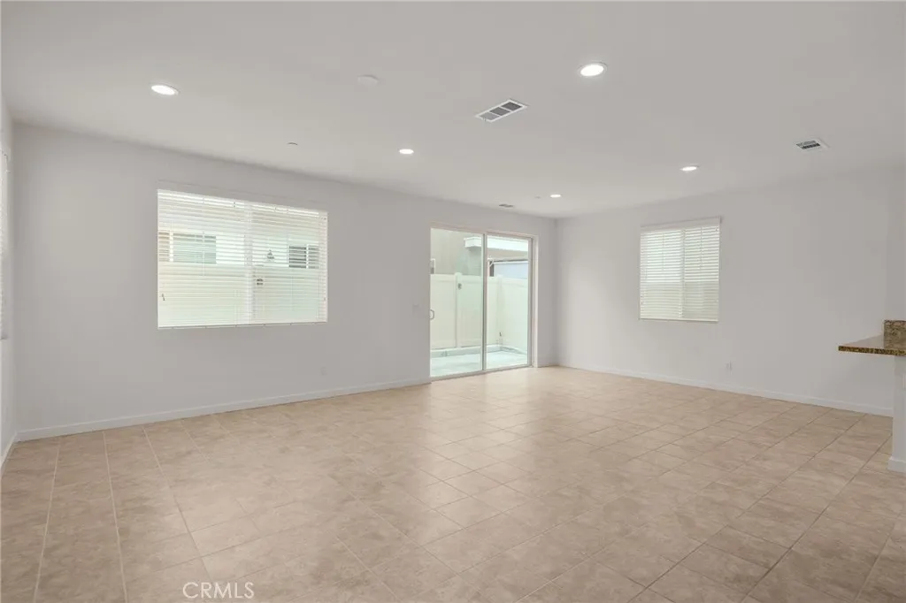 4254 Azure Court, Riverside, California 92505 home-pic-4