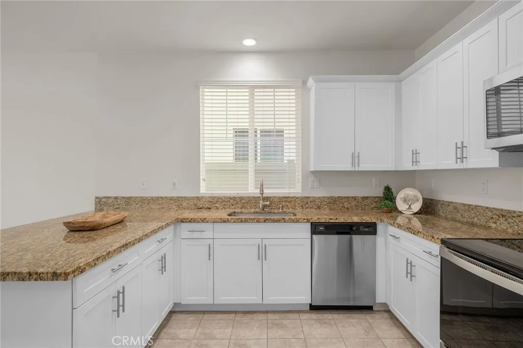 4254 Azure Court, Riverside, California 92505 home-pic-9