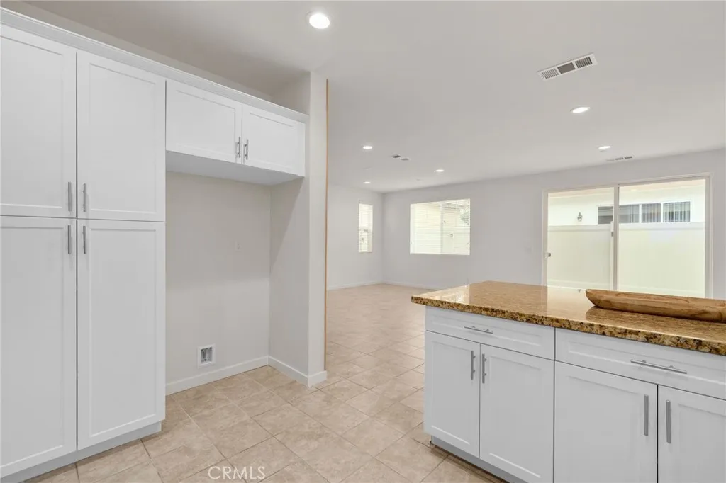 4254 Azure Court, Riverside, California 92505 home-pic-10