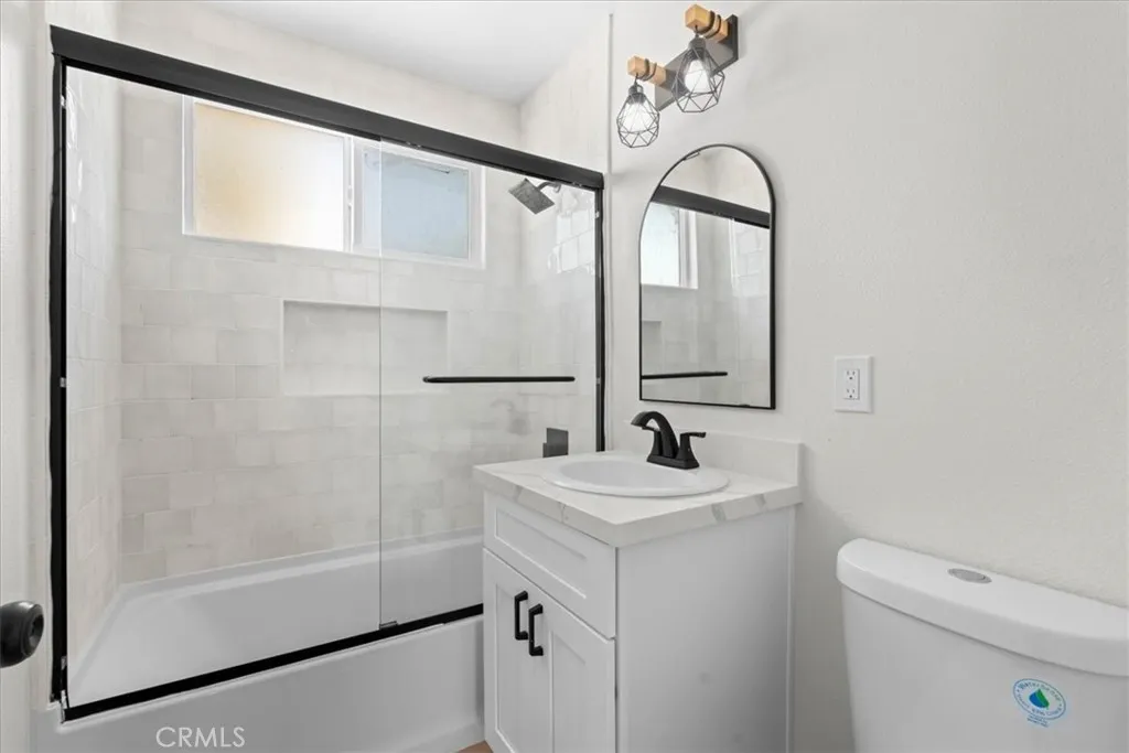 8981 Cypress, Fontana, California 92335 home-pic-17