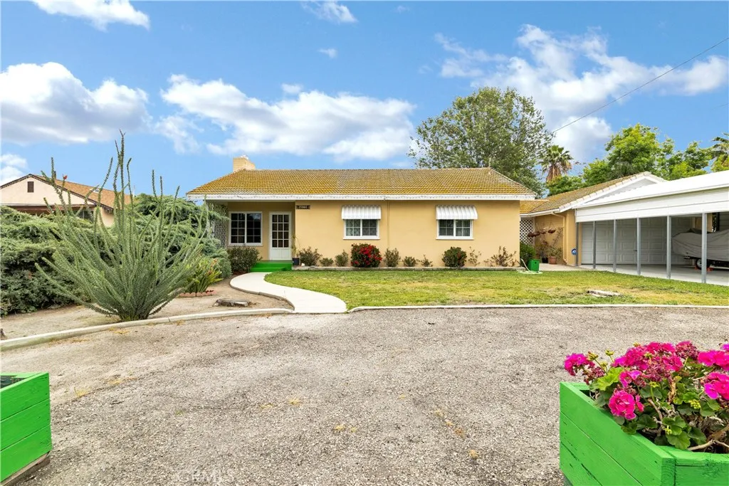 25960 Columbia, Hemet, California 92544 home-pic-1