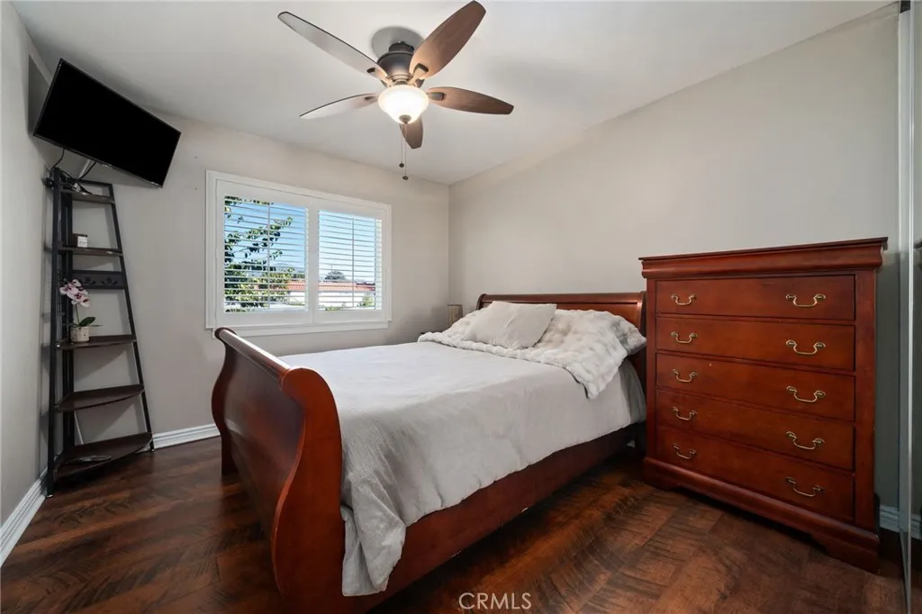 22921 Crol, Lake Forest, California 92630 home-pic-17