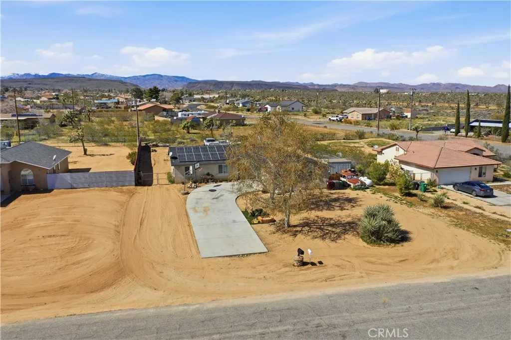 3620 Lexington, Yucca Valley, California 92284 home-pic-5