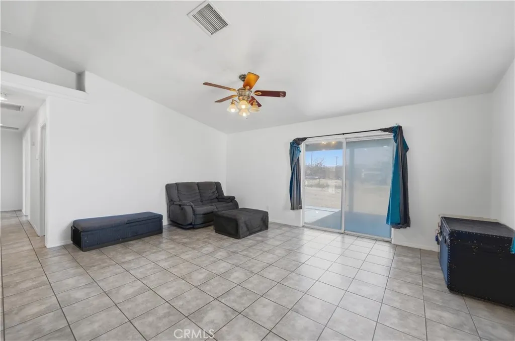 3620 Lexington, Yucca Valley, California 92284 home-pic-24