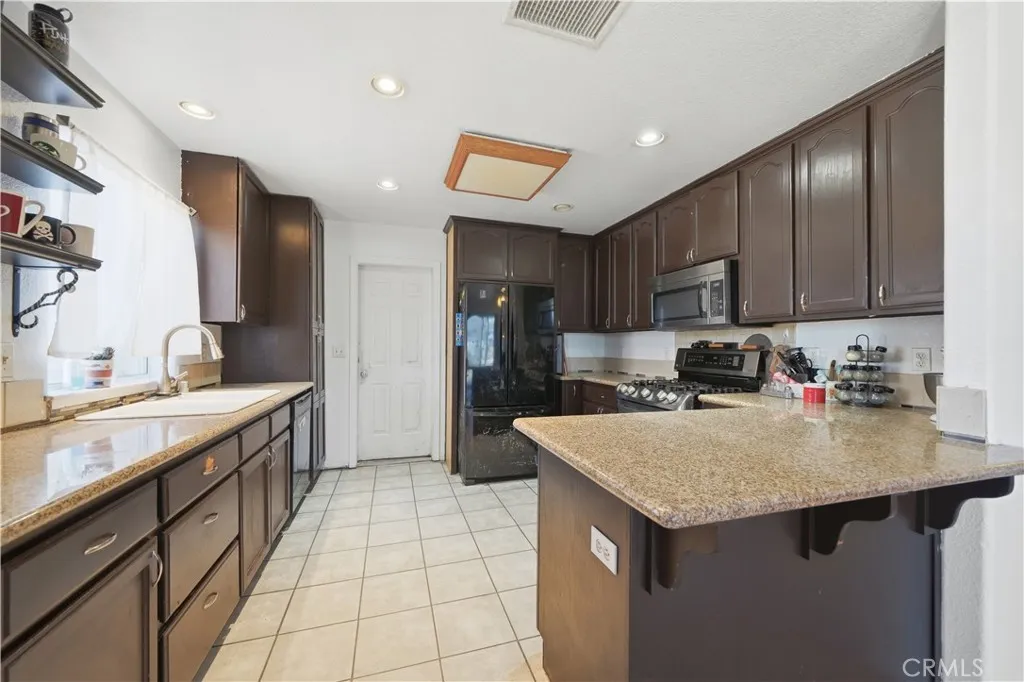 3620 Lexington, Yucca Valley, California 92284 home-pic-25