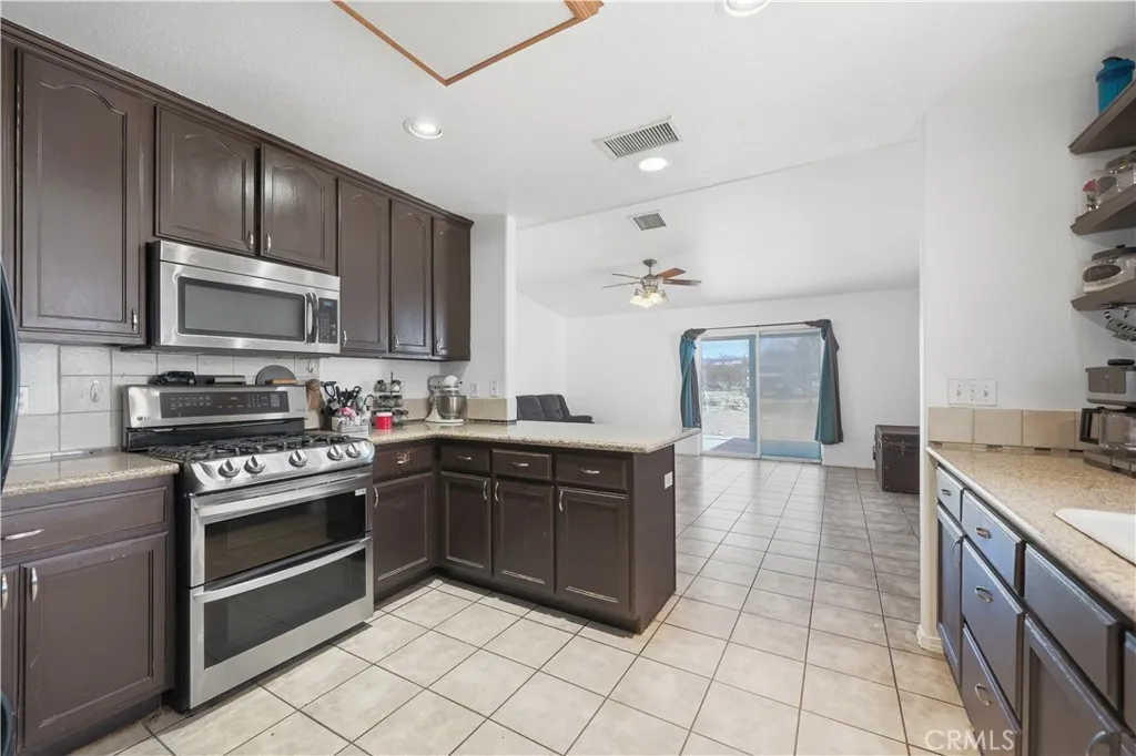 3620 Lexington, Yucca Valley, California 92284 home-pic-28