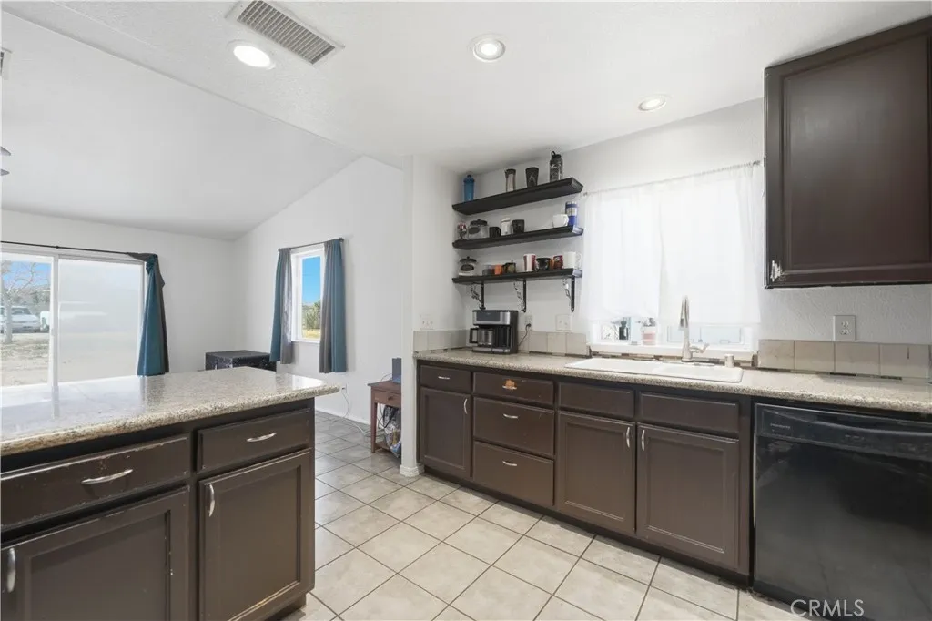 3620 Lexington, Yucca Valley, California 92284 home-pic-29