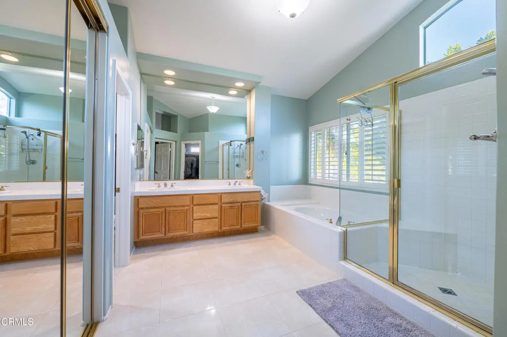 621 Hawks Bill Place, Simi Valley, California 93065 home-pic-17