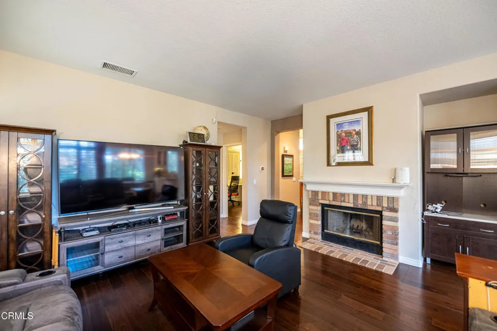 621 Hawks Bill Place, Simi Valley, California 93065 home-pic-7