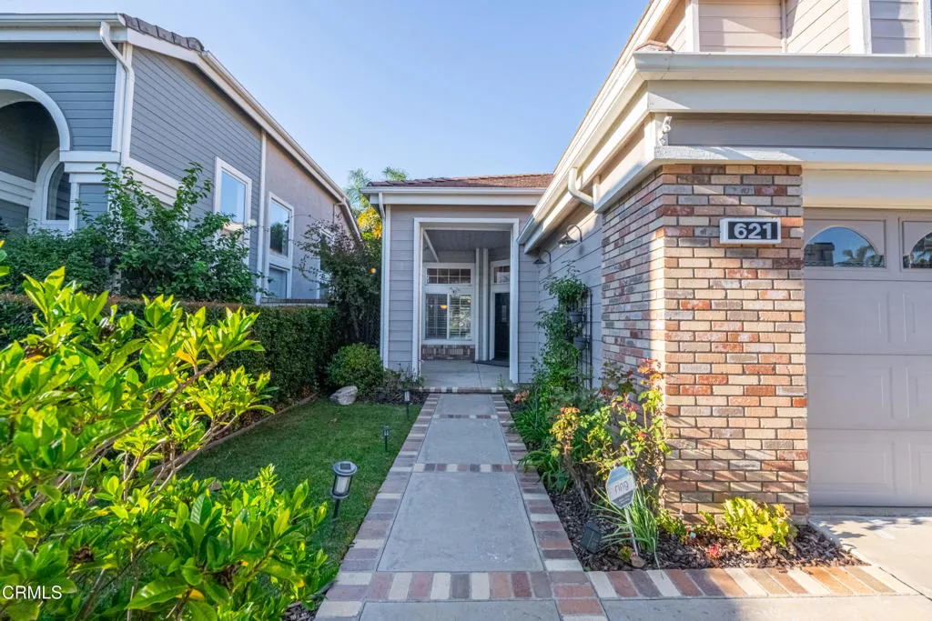 621 Hawks Bill Place, Simi Valley, California 93065 home-pic-1