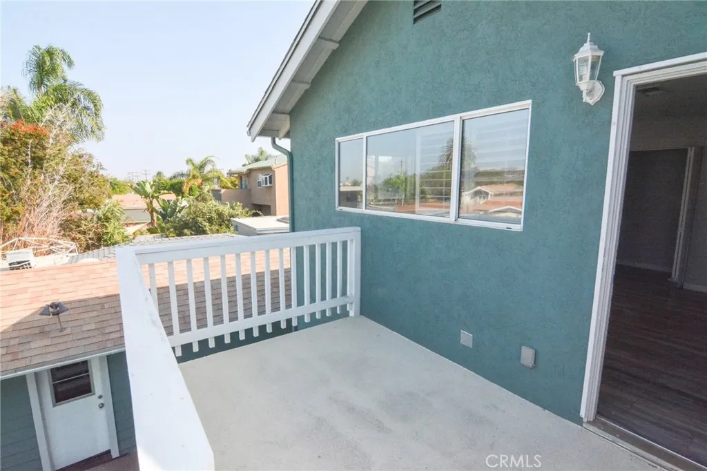 2226 Etiwanda Street 2, San Diego, California 92107 home-pic-16