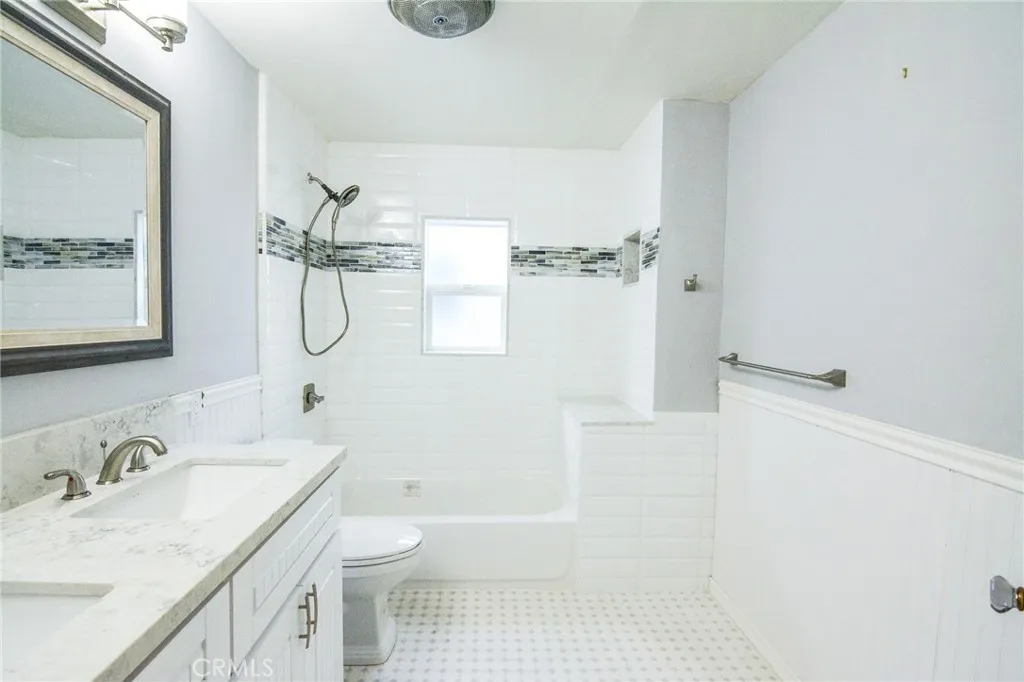 2226 Etiwanda Street 2, San Diego, California 92107 home-pic-12