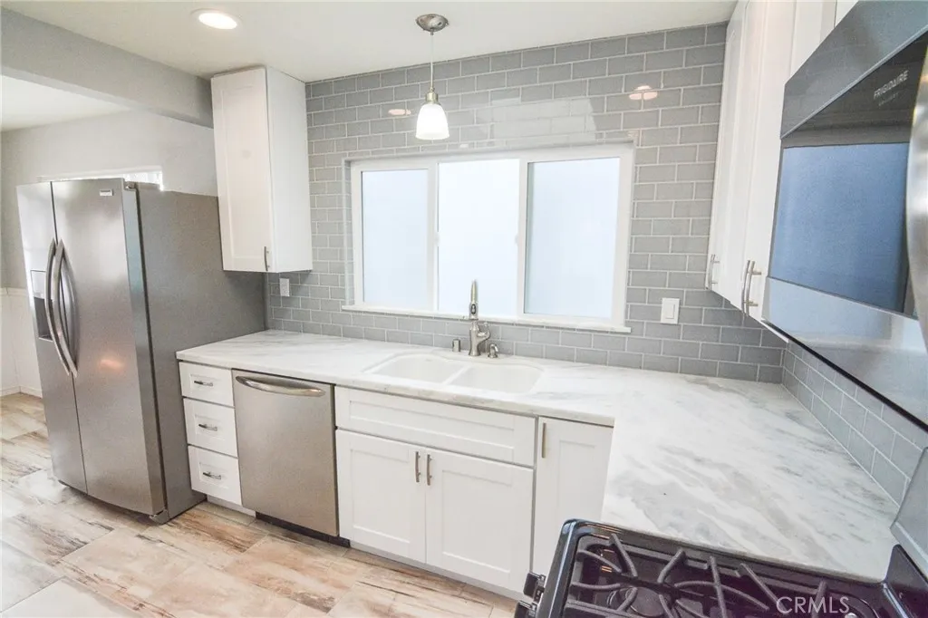 2226 Etiwanda Street 2, San Diego, California 92107 home-pic-11