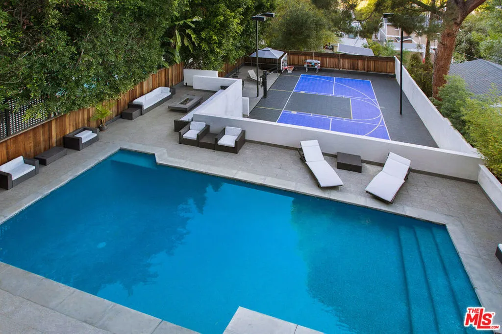 14835 Valley Vista Boulevard, Sherman Oaks, California 91403 home-pic-1